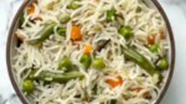 ருசியான தேங்காய் பால் சாதம் இனி இப்படி செய்து பாருங்க! யாரும் வேண்டானு சொல்ல மாட்டாங்க!