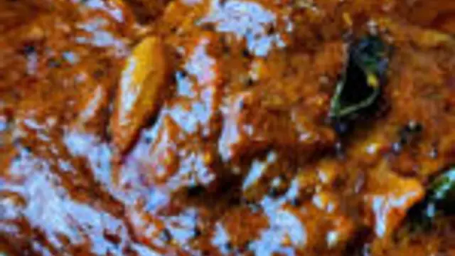 காரசாரமான வெந்தய கார குழம்பு செய்வது எப்படி ?