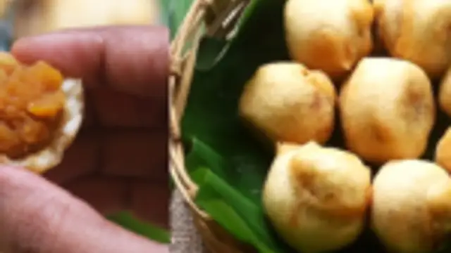 நமது பாரம்பரிய பலகாரமான ருசியான சுசியம் இப்படி செய்து பாருங்க! இதன் ருசியே தனி தான்!!