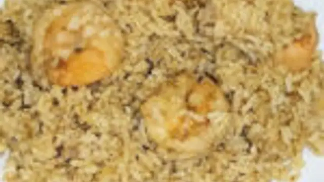 ஆம்பூர் ஸ்டைலில் இறால் பிரியாணி சீரக சம்பா அரிசியில் இப்படி ஒரு முறை செய்து பாருங்கள் வீட்டில் உள்ள அனைவரும் விரும்பி சாப்பிடுவார்கள்!!