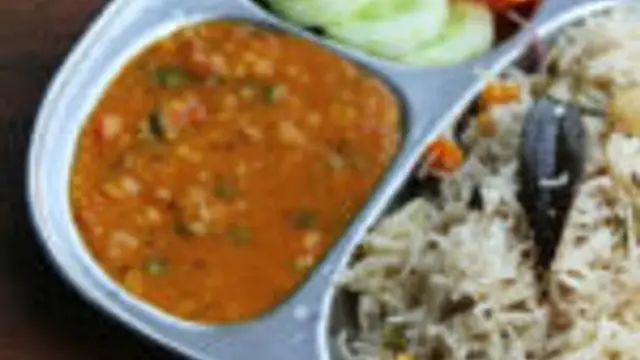 ருசியான தேங்காய்ப்பால் புலாவ் இப்படி செஞ்சி பாருங்கள்! ஒரு பருக்கை சாதம் கூட மிச்சம் வைக்காம சாப்பிடுவாங்க!