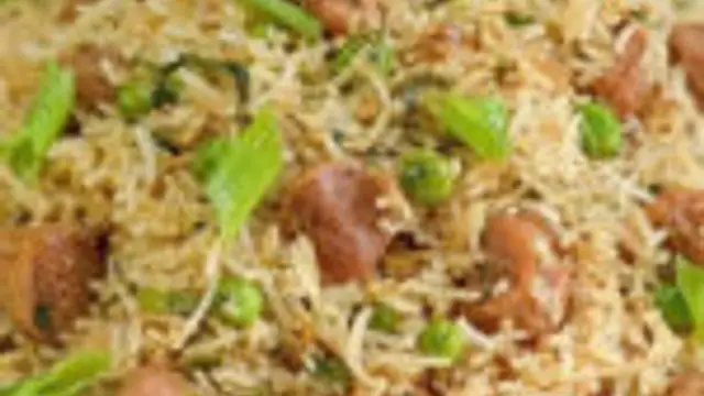சோயா வைத்து சுவையான ஒரு பிரைடு ரைஸ் இப்படி ஒரு முறை செய்து பாருங்கள் ருசியாக இருக்கும்!!