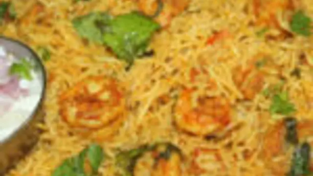 இறால் பிரியாணி இந்த மாதிரி ஒரு தடவை செஞ்சு பாருங்க செம்ம டேஸ்ட்டா இருக்கும்!!