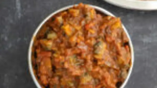 Pavakai Thokku