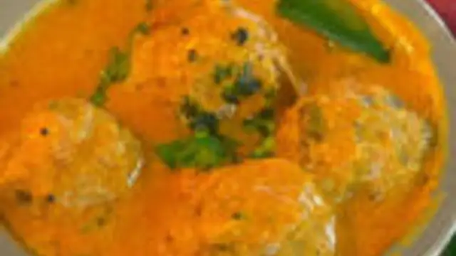 வாழைப்பூ வாங்கினால் ஒரு முறை இப்படி உருண்டை குழம்பு செய்து பாருங்கள் சுட சுட சாதத்துடன் சேர்த்து சாப்பிட மிகவும் சுவையாக இருக்கும்!!!