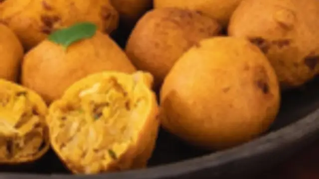 நாவில் எச்சி ஊறும் பாண்டிச்சேரி சிக்கன் போண்டா செய்வது எப்படி ?