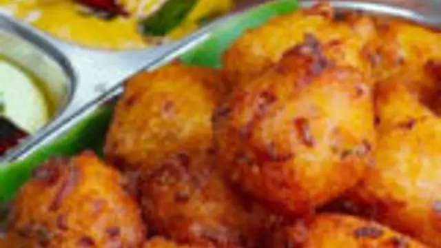 மொறுமொறுன்னு குண்டு குண்டா முட்டைகோஸ் போண்டா நம்ம வீட்டிலயே இப்படி செய்து பாருங்க!