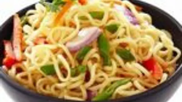 பேச்சுலர்ஸ் சுவையான நூடுல்ஸ் எளிதாக செய்வது எப்படி ?