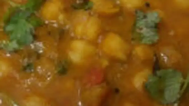 கறிக் குழம்பை மிஞ்சும் சுண்டல் குழம்பு இப்படி செய்து பாருங்க! ஒரு சட்டி குழம்பும் ஒரே வேளையில் காலியாகும்!