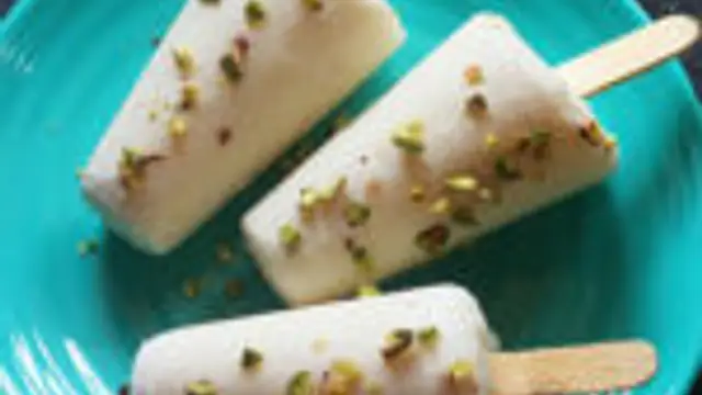 வெயிலுக்கு இதமா தேங்காய குல்பி இப்படி வீட்டிலே செய்து பாருங்க! இதன் சுவையே தனி தான்!