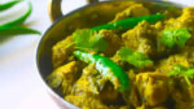 காரசாரமான கீரின் சில்லி சிக்கன் செய்வது எப்படி ?