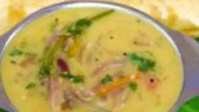 கலக்கலான ருசியில் பாம்பே சட்னி இப்படி ஒரு தரம் செஞ்சி பாருங்க! 2 இட்லி அதிகமாவே சாப்பிடுவாங்க!