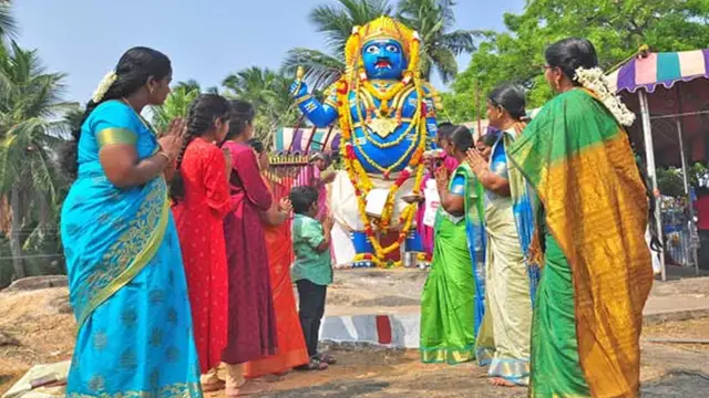குலதெய்வம் வீட்டில் இருப்பதை இப்படி தான் நம்மால் கண்டுபிடிக்க முடியும்! 6 எளிய அறிகுறிகள்!