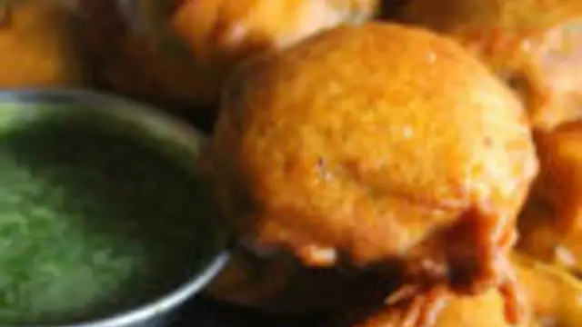 மாலை நேரம் டீ, காபியுடன் சாப்பிட ருசியான பீர்க்கங்காய் பஜ்ஜி இப்படி ஒரு தரம் செய்து பாருங்க! 2 பஜ்ஜி அதிகமாவே சாப்பிடுவாங்க!