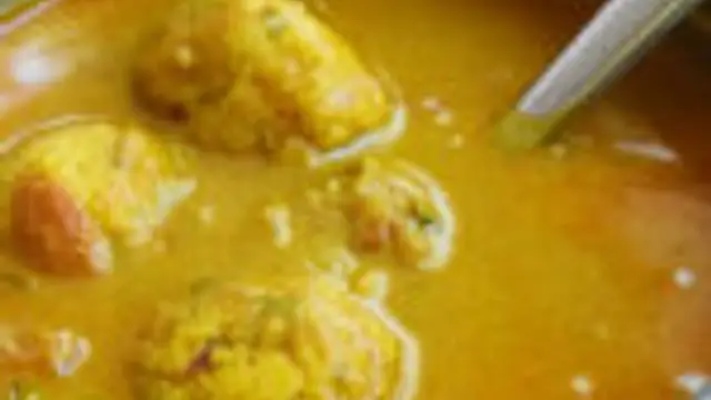 கமகமன்னு இறால் உருண்டை குழம்பு இப்படி செய்து பாருங்கள்!