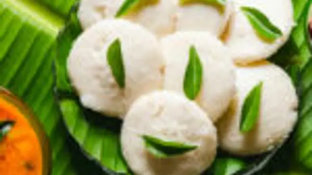 மென்மையான கைகுத்தல் அரிசி இட்லி செய்வது எப்படி ?