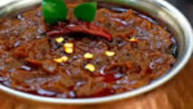 நாவில் எச்சி ஊறும் சின்ன வெங்காயத் தொக்கு செய்வது எப்படி ?