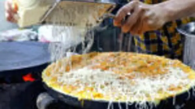 மும்பை பாகுபலி மசால் தோசை இப்படி ஒரு முறை செய்து பாருங்க சாதரண தோசைக்கு ஒரு மாறதலாக இருக்கும்!