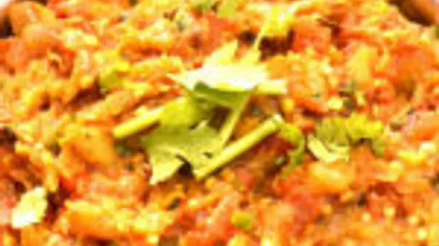வட இந்திய ஸ்டைல் கத்திரிக்காய் மசியல் செய்வது எப்படி ?