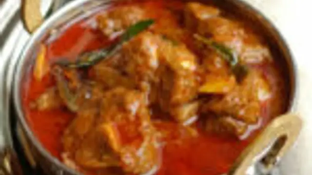 காரசாரமான ருசியில் வறுத்து அரைத்த சிக்கன் கிரேவி இனி இப்படி செய்து பாருங்க! சுவை நாவிலே நிற்கும்!