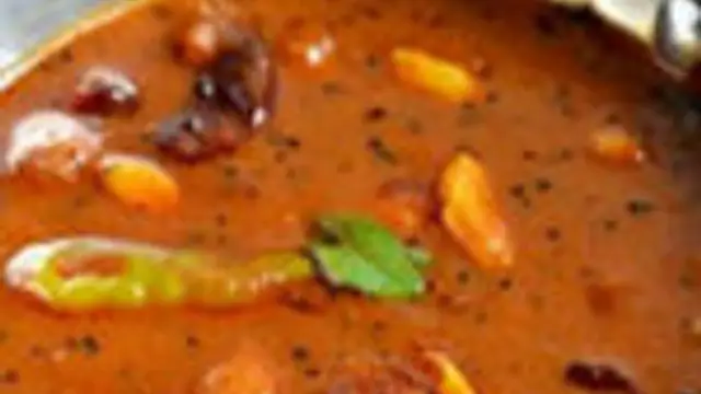 ருசியான பூண்டு வெங்காய குழம்பை ஒருவாட்டி இப்படி வச்சு பாருங்க! சுட சுட சாதத்திற்கு இதைவிட சூப்பர் குழம்பு வேறு எதுவுமே இருக்க முடியாது!
