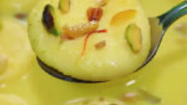 தீபாவளிக்கு ஸ்பெஷலாக வீட்டில் ரசமலாய் தித்திக்கும் சுவையில் இப்படி ஈஸியாக செஞ்சி பாருங்க!