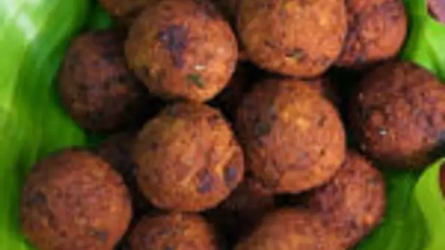 மாலை நேரம் ஸ்நாக்ஸாக சாப்பிட ருசியான முட்டை கோலா உருண்டை ஒரு தடவை இப்படி செய்து பாருங்க!