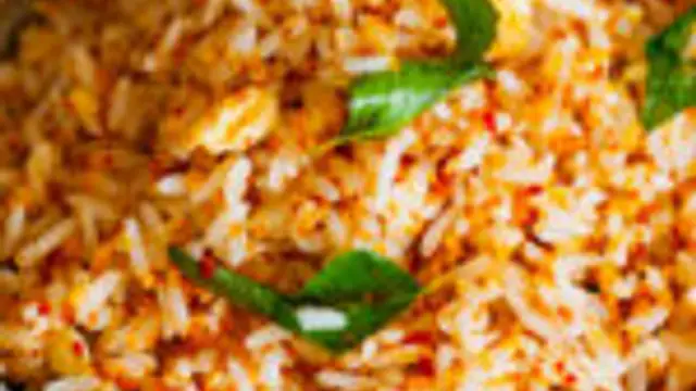 காலை உணவாக ருசியான இட்லி பொடி சாதம் செய்து பாருங்க ? இதன் ருசியே தனி தான்!!