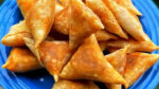காளான் சமோசாவை சாப்பிட்டு இருக்கீங்களா? இப்படி ஒரு தரம் ருசியான காளான் சமோசாவை சுலபமாக வீட்டிலயே செஞ்சி பாருங்க!