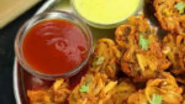 காரசாரமான உருளைக்கிழங்கு பக்கோடா செய்வது எப்படி ?