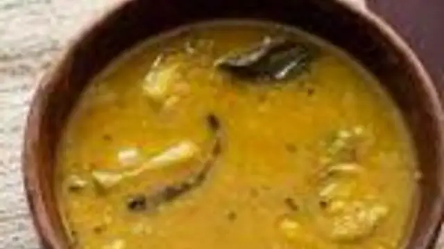 இட்லி, பொங்கல், தோசைக்கு மட்டும் இல்ல சாதத்துக்கு கூட கத்திரிக்காய் இட்லி சாம்பார் இப்படி செய்து பாருங்க!