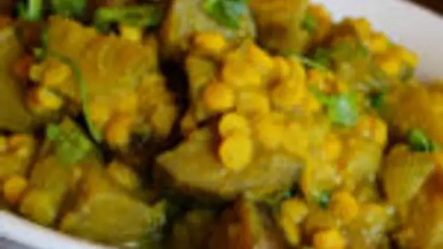 மதிய உணவுக்கு ஏற்ற கடப்பா கத்தரிக்காய் பொரியல் செய்வது எப்படி ?