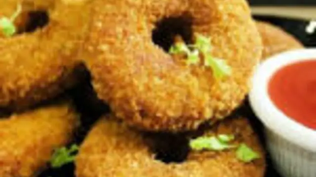 சுவையான சிக்கன் ஒட்டை வடை செய்வது எப்படி ?