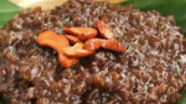 தித்திக்கும் சுவையில் கருப்பட்டி பொங்கல் இப்படி செய்து பாருங்க! வீட்டில் உள்ள அனைவரும் விருப்பி சாப்பிடுவார்கள்!