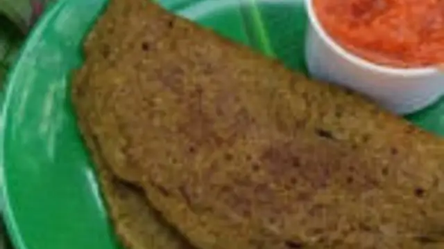 முளைகட்டிய பாசிப்பயிறு அடை இந்த மாதிரி ஸ்நாக்ஸ்க்கு செஞ்சு பாருங்க!!