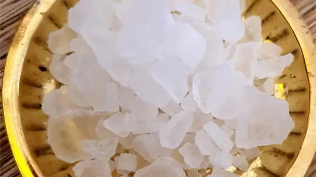 வீட்டில் பணம் வைக்கும் இடத்தில் இந்த ஒரு பொருளை மட்டும் வையுங்கள்! பணம் வீடு தேடி வரும்!