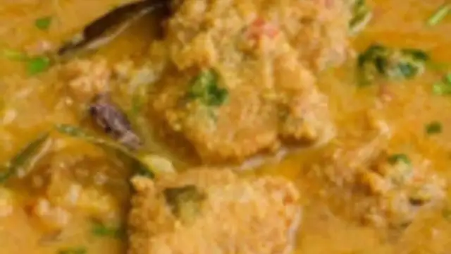 மணமணக்கும் சுவையான பக்கோட குழம்பு செய்வது எப்படி ?