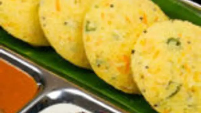 அரிசி சேர்க்காமல் பூ போன்ற மென்மையான பாசிபருப்பு இட்லி இப்படி ட்ரை பண்ணி பாருங்கள்! 2 இட்லி அதிகமாவே சாப்பிடுவாங்க!