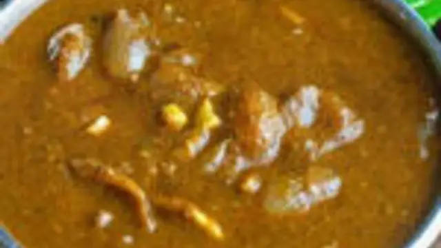 காரசாரமான பூண்டு கருவேப்பிலை புளி குழம்பு செய்து எப்படி ?