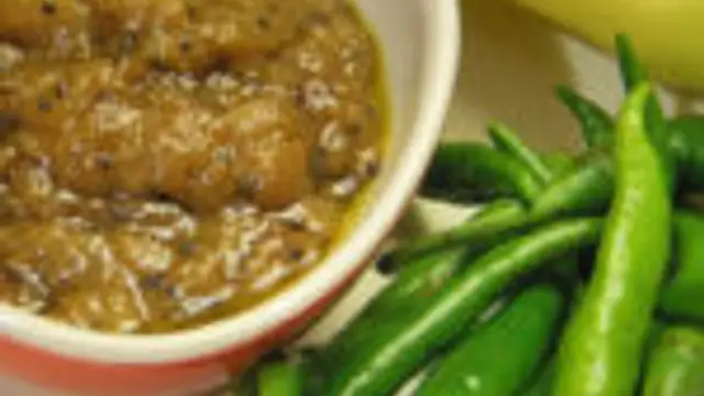 காரசாரமான சுவையில் கிராமத்து மிளகாய் தொக்கு செய்வது எப்படி ?
