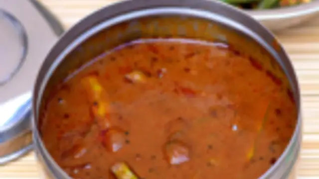ருசியான சின்ன வெங்காய காரக்குழம்பு ஒரு முறை இப்படி செய்து பாருங்க!