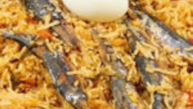 கருவாடு சாதம் இந்த மாதிரி ஒரு தடவை ட்ரை பண்ணி பாருங்க கண்டிப்பா எல்லாரும் விரும்பி சாப்பிடுவாங்க!!