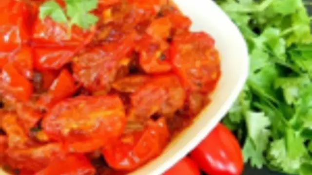 மதிய உணவுக்கு ஏற்ற தக்காளி கறி கூட்டு செய்வது எப்படி ?