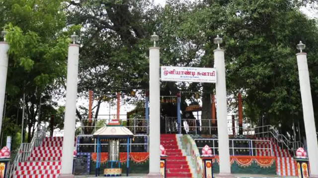 அசைவ உணவை பிரசாதமாக தரும் இந்தியாவில் உள்ள 8 கோவில்கள் பற்றி தெரியுமா ?