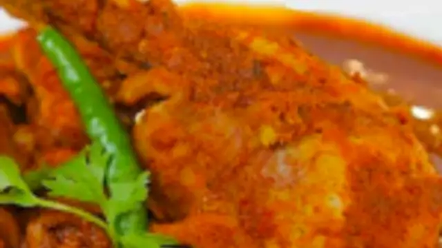 காரசாரமான வறுத்து அரைத்த கோழி குழம்பு செய்வது எப்படி ?