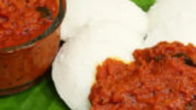 ரோட்டு கடை ஸ்டைல் தக்காளி சட்னி ஒரு தரம் இப்படி செஞ்சு பாருங்க இரண்டு இட்லி சேர்த்தே சாப்பிடுவாங்க!