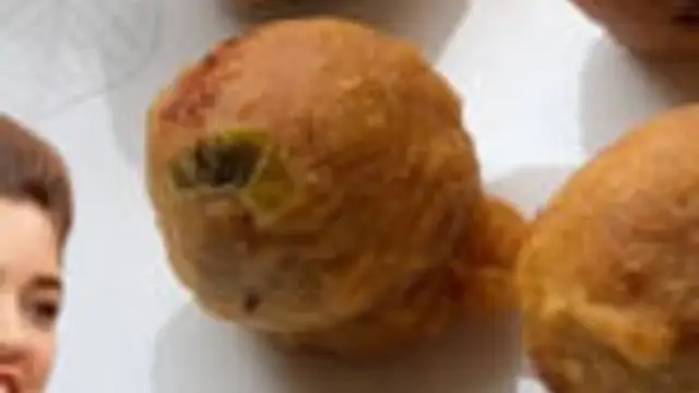 மாலை வேளையில் டீ காபியுடன் சாப்பிட குக் வித் கோமாளியில் ஆண்டி செய்த மீன் போண்டா இப்படி செஞ்சு பாருங்க!!