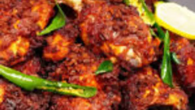 மொறு மொறுன்னு காரமா சிக்கன் சாப்பிடணும்னு ஆசையா இருந்தா இந்த கிரிஸ்பி மிளகாய் சிக்கன் இப்படி செஞ்சு பாருங்க!